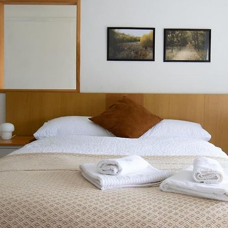 One-Bedroom Flat In Cheam Village Εξωτερικό φωτογραφία